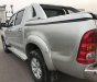 Toyota Hilux 2011 - Cần bán gấp Toyota Hilux năm 2011, màu bạc còn mới