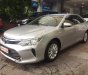 Toyota Camry 2.0E 2016 - Bán Toyota Camry 2.0E năm 2016, màu bạc chính chủ