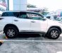 Toyota Fortuner   V 4X2AT 2017 - Cần bán gấp Toyota Fortuner V 4X2AT đời 2017, màu trắng  