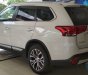 Mitsubishi Outlander  2.4CVT Premium 2018 - Bán xe Mitsubishi Outlander 2.4CVT Premium đời 2018, màu trắng