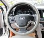 Hyundai Elantra 1.6MT  2016 - Bán xe Hyundai Elantra 1.6MT 2016, màu trắng