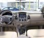 Toyota Innova E 2.0MT 2016 - Bán ô tô Toyota Innova E 2.0MT sản xuất 2016, màu vàng, giá chỉ 638 triệu