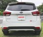 Kia Rondo GAT 2017 - Cần bán Kia Rondo GAT năm sản xuất 2017, màu trắng, giá 658tr