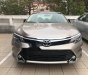 Toyota Camry   2.0E 2018 - Cần bán gấp Toyota Camry 2.0E năm sản xuất 2018, màu bạc, giá tốt