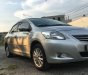 Toyota Vios E  2012 - Cần bán lại xe Toyota Vios E đời 2012, màu bạc xe gia đình, giá chỉ 365 triệu