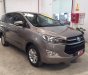 Toyota Innova   E 2017 - Bán Toyota Innova E sản xuất năm 2017, màu nâu, giá tốt