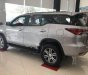 Toyota Fortuner   2018 - Cần bán xe Toyota Fortuner sản xuất 2018, màu bạc