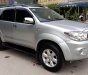 Toyota Fortuner  2.5 G  2010 - Bán Toyota Fortuner 2.5 G 2010 máy dầu, số tay, màu bạc. Hồ sơ cầm tay