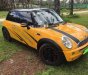 Mini Cooper   2004 - Cần bán lại xe Mini Cooper đời 2004, màu vàng