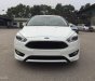 Ford Focus 1.5 ecoboost 2018 - Khuyến mại hơn 50 triệu tiền mặt, tặng gói phụ kiện và giao ngay Ford Focus 5D Sport màu trắng 2018, lh 0974286009