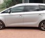 Kia Rondo 2.0 GAT 2017 - Cần bán lại xe Kia Rondo 2.0 GAT đời 2017, màu xá, bạc như mới, 599.999tr