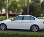 BMW 3 Series 320i 2010 - Gia đình cần bán BMW 320i trùm mền ít đi, sản xuất 2010, màu trắng