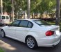 BMW 3 Series 320i 2010 - Gia đình cần bán BMW 320i trùm mền ít đi, sản xuất 2010, màu trắng