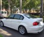 BMW 3 Series G 2010 - Gia đình cần bán BMW 320i trùm mền ít đi, sản xuất 2010, màu trắng