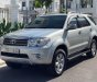 Toyota Fortuner 2.5G 2011 - Cần bán lại xe Toyota Fortuner 2.5G sản xuất năm 2011, màu bạc  