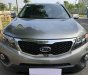 Kia Sorento  2.4AT 2012 - Cần bán lại xe Kia Sorento 2.4AT sản xuất năm 2012, màu xám, 555tr