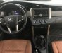 Toyota Innova 2.0E 2018 - Cần bán xe Toyota Innova 2.0E năm 2018, màu bạc