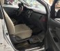 Toyota Innova 2.0E 2013 - Bán ô tô Toyota Innova 2.0E đời 2013, màu bạc xe gia đình 