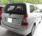 Toyota Innova 2.0E 2013 - Bán xe Toyota Innova 2.0E năm sản xuất 2013, màu bạc số sàn giá cạnh tranh