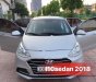 Hyundai Grand i10 MT 2018 - Cần bán gấp Hyundai Grand i10 MT 2018, màu bạc đẹp như mới