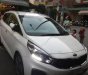 Kia Rondo   AT 2016 - Bán xe Kia Rondo AT đời 2016, màu trắng xe gia đình