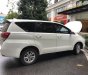 Toyota Innova 2017 - Cần bán gấp Toyota Innova sản xuất 2017 màu trắng, LH: 0985102300