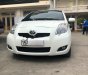 Toyota Yaris 2011 - Cần bán lại xe Toyota Yaris đời 2011, màu trắng, nhập khẩu nguyên chiếc 