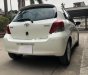 Toyota Yaris 2011 - Cần bán lại xe Toyota Yaris đời 2011, màu trắng, nhập khẩu nguyên chiếc 