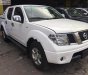 Nissan Navara LE 2011 - Cần bán gấp Nissan Navara LE năm sản xuất 2011, màu trắng, xe nhập chính chủ, giá tốt