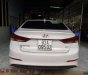 Hyundai Elantra   MT 2017 - Bán xe cũ Hyundai Elantra MT năm 2017, màu trắng, 590 triệu