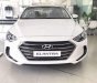 Hyundai Elantra  AT  2018 - Bán xe Hyundai Elantra AT năm 2018, màu trắng giá cạnh tranh