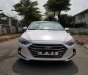 Hyundai Elantra 2.0 2016 - Bán Hyundai Elantra 2.0 2016, màu trắng, giá 635tr