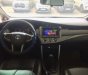 Toyota Innova  2.0E   2016 - Bán ô tô Toyota Innova 2.0E đời 2016, màu bạc số sàn