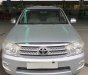 Toyota Fortuner 2011 - Cần bán xe cũ Toyota Fortuner sản xuất 2011, màu bạc, giá chỉ 560 triệu