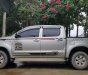 Toyota Hilux   2010 - Cần bán Toyota Hilux đời 2010, màu bạc giá tốt