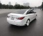 Hyundai Sonata 2011 - Cần bán Hyundai Sonata 2011, màu trắng chính chủ, giá tốt