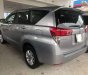 Toyota Innova E 2017 - Bán Toyota Innova E năm sản xuất 2017, màu bạc số sàn