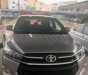 Toyota Innova E 2017 - Bán Toyota Innova E năm sản xuất 2017, màu bạc số sàn