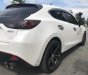 Mazda 3 2015 - Cần bán gấp Mazda 3 năm 2015 màu trắng, giá 600 triệu