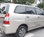 Toyota Innova E 2015 - Bán lại xe Toyota Innova E đời 2015, màu vàng cát