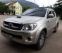 Toyota Hilux 3.0 4x4MT 2010 - Bán Toyota Hilux 3.0 4x4MT đời 2010, màu bạc, nhập khẩu số sàn 