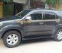 Toyota Fortuner 2011 - Cần bán gấp Toyota Fortuner năm sản xuất 2011, màu xám số sàn