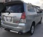 Toyota Innova 2010 - Cần bán gấp Toyota Innova năm sản xuất 2010, màu bạc, hỗ trợ sang tên đổi chủ