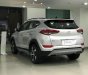 Hyundai Tucson 2.0 2018 - Bán Hyundai Tucson bạc xe có sẵn giao ngay, hỗ trợ vay trả góp, LH để được giá tốt nhất, Hotline 0903175312