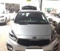 Kia Rondo   2.0MT 2017 - Bán Kia Rondo 2.0MT đời 2017, màu bạc số sàn