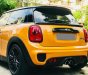 Mini Cooper At 2016 - Bán gấp Mini Cooper 2016 tự động, màu vàng, đẹp mới nhất Sài Gòn