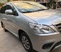 Toyota Innova 2.0E 2015 - Cần bán gấp Toyota Innova 2.0E sản xuất 2015, màu bạc