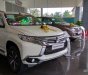 Mitsubishi Pajero Sport 2018 - Bán xe gầm cao Mitsubishi Pajero máy dầu giá tốt, xe màu trắng có sẵn giao ngay ở Quảng Bình