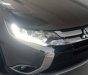 Mitsubishi Outlander 2.0 CVT Premium 2018 - Cần bán Mitsubishi Outlander 2.0 CVT Premium năm sản xuất 2018, màu nâu, giá 908tr