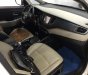 Kia Rondo GAT 2016 - Bán Kia Rondo GAT 2.0AT màu trắng, máy xăng, số tự động, sản xuất 2016, biển Đồng Nai
